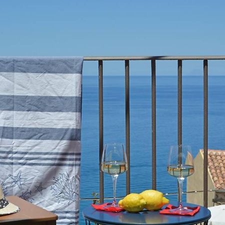 Terrazza Ambrogio Apartment Сант'Амброджо Екстериор снимка