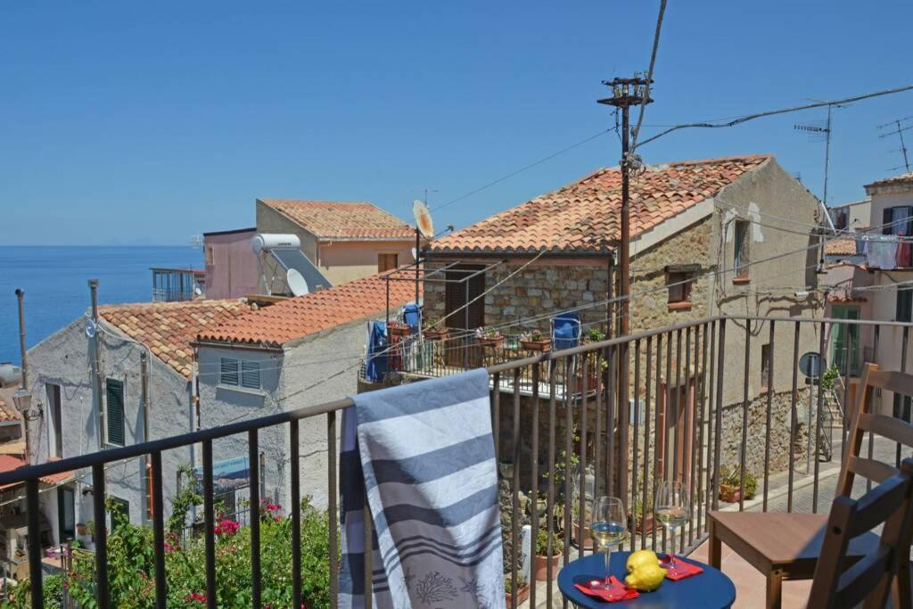 Terrazza Ambrogio Apartment Сант'Амброджо Екстериор снимка