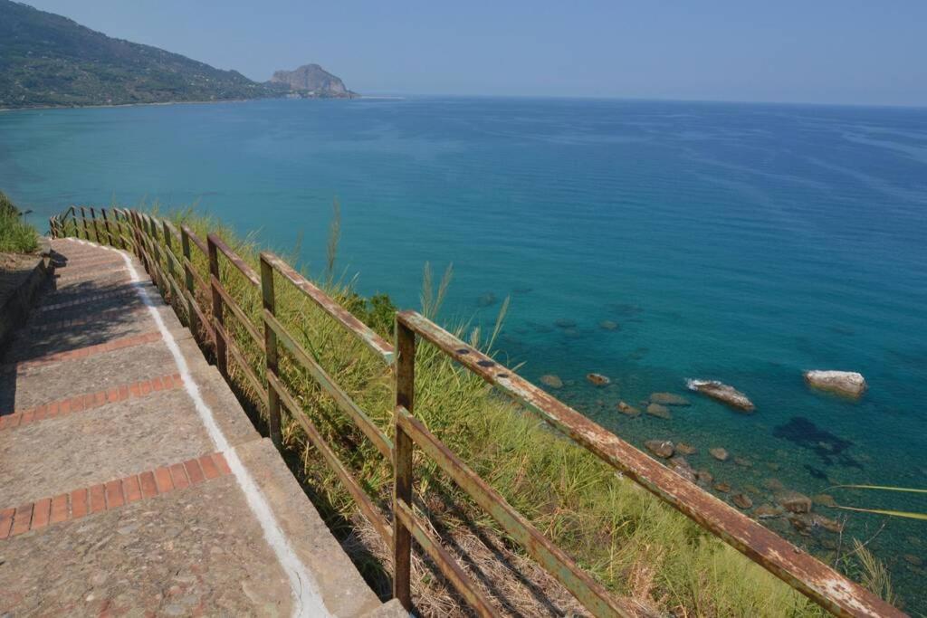Terrazza Ambrogio Apartment Сант'Амброджо Екстериор снимка