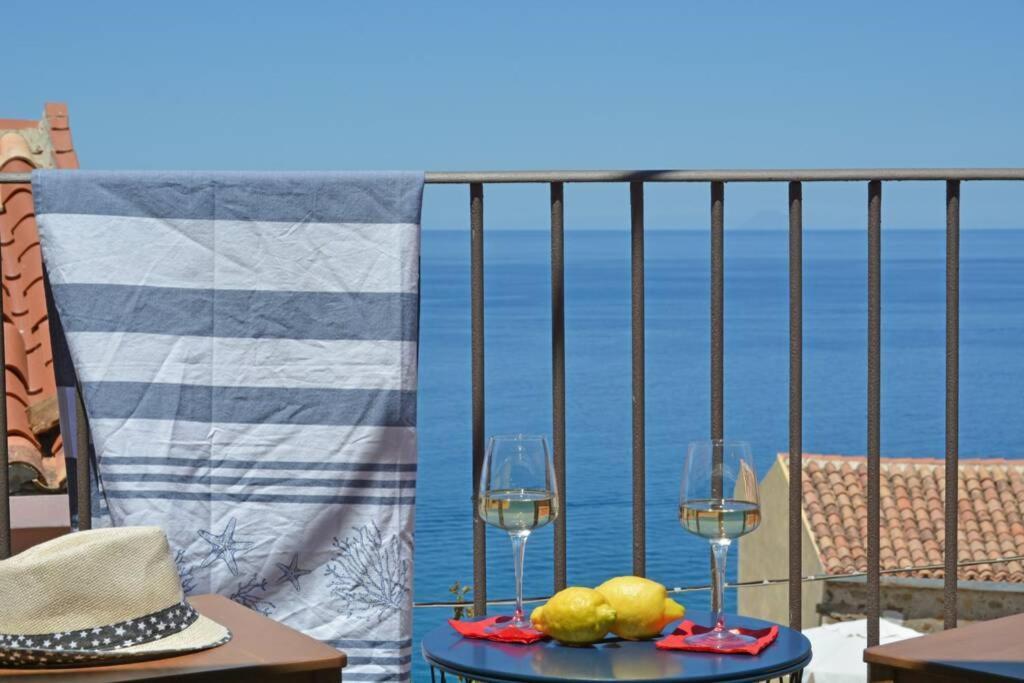 Terrazza Ambrogio Apartment Сант'Амброджо Екстериор снимка